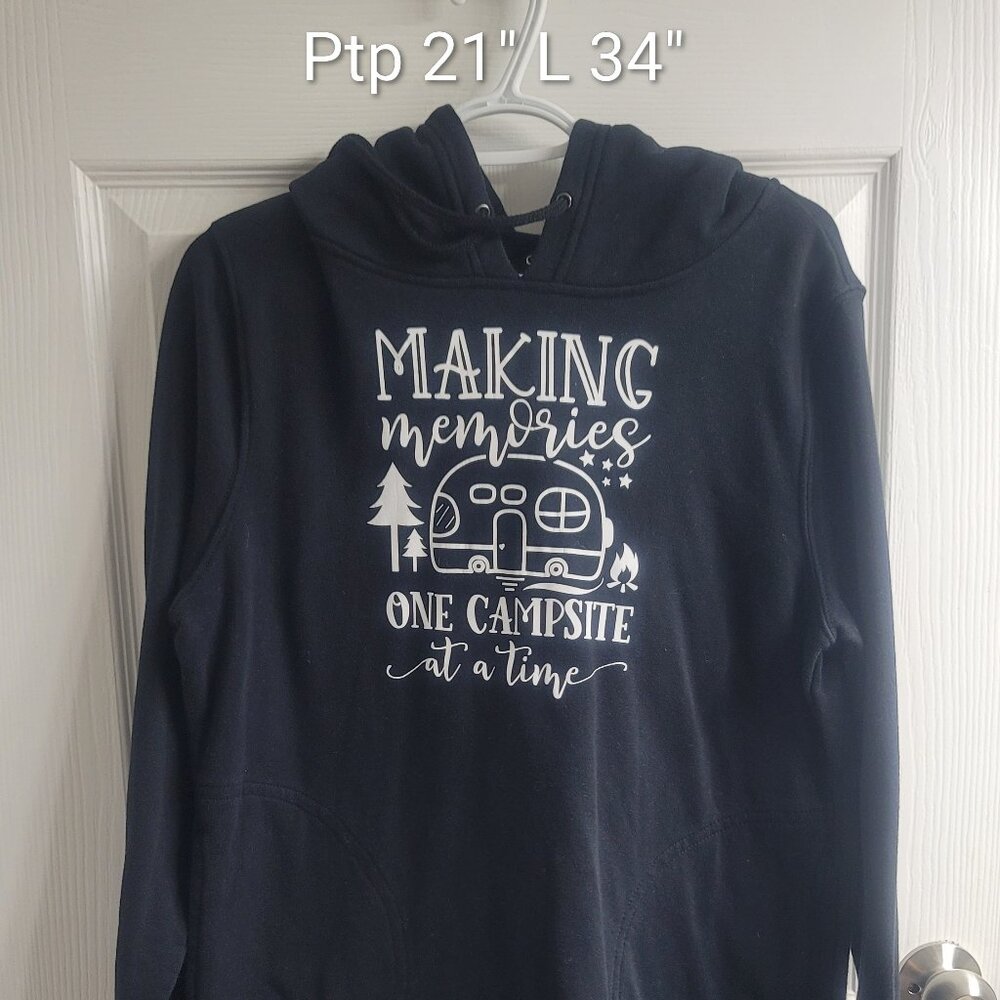 #390 George Making Memories One Campsite At A Time Sweater sz M - Picture 1 of 6